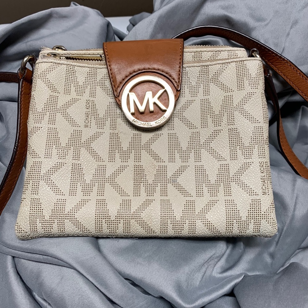 MK CROSSBODY
